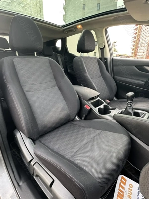 Nissan Qashqai   camera 360   navigatie   geam panoramic   garantie   rate - imagine 15