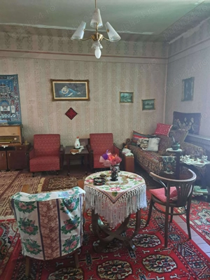 Casa de vanzare cu 2 camere , langa Liceul Economic , 110.000 euro neg - imagine 2