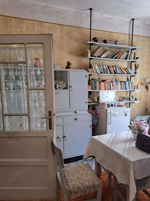 Casa de vanzare cu 2 camere , langa Liceul Economic , 110.000 euro neg - imagine 7
