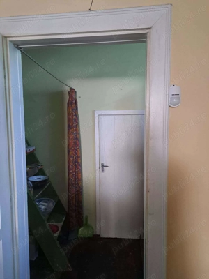 Casa de vanzare cu 2 camere , langa Liceul Economic , 110.000 euro neg - imagine 10