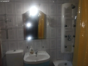 Proprietar ofer spre închiriere ap 2 camere decomandate zona Narcisa et 2 mobilat  și utilat complet