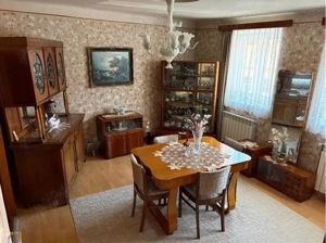 Casa singur in curte in Orasul de Jos