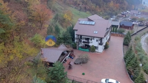 Casa cu posibilitate transformare in pensiune si teren de vanzare Piatra Neamt