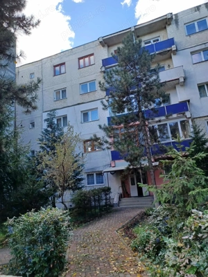 Vand apartament 3 camere, decomandat str. Calea Bucovinei