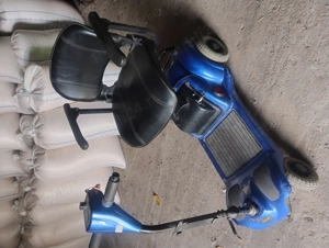 Vand tricicleta electrica pt persoana cu handicap,ușor de condus