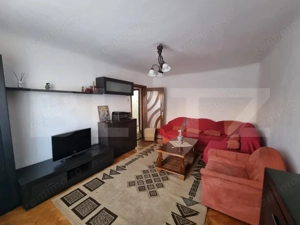 Apartament de 3 camere, decomandat, zona Rovine, Borcanul cu miere