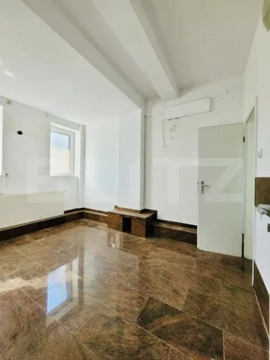 Clădire cu potențial investițional – fostă pensiune în zona Aradului - imagine 5