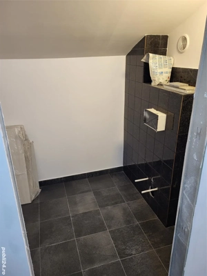 Inchiriez spatiu comercial.