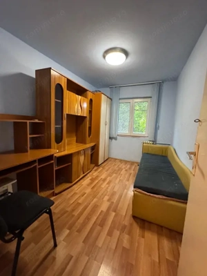 Apartament 3 camere semidecomandat, etaj intermediar - imagine 2