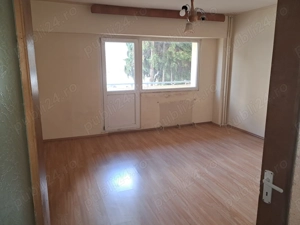 Garsoniera Racadau intrare. - imagine 6