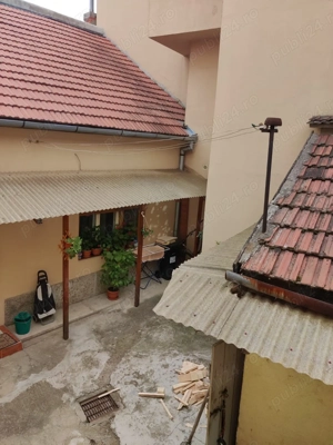 Vand apartament cu 4 camere zona centrala - imagine 2