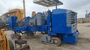 Vând finisor de beton WIRTGEN SP250 - imagine 2