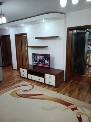 Inchiriez apartament 3 camere