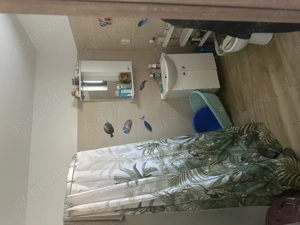 Vând casă la curte