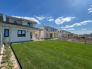 Duplex despartit prin camera tehnica; zona M.City Mall - Moșnița Nouă.