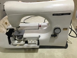 Masina de cusut,  pentru piese . - imagine 3