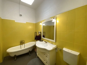 Cladire Istorica, 4 camere, 134 mp, Renovat, Zona Sinaia, Comision 0% - imagine 13