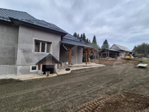 Casa de vacanta in curs de modernizare in Belis, 5 camere, 920mp teren drept - imagine 4