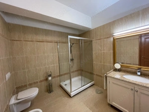 Apartament 2 camere  Balcon și garaj   Central   - imagine 8