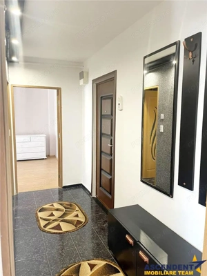 Structura decomandata,mobilat si utilat cochet,etaj 1,Centrul Civic,Brasov - imagine 5 Structura decomandata,mobilat si utilat cochet,etaj 1,Centrul Civic,Brasov - imagine 5