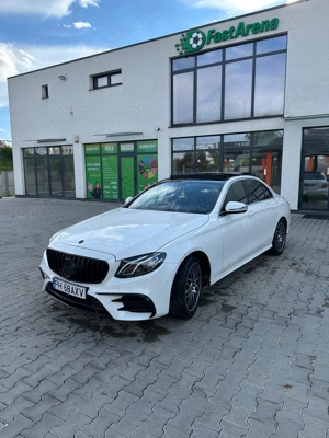 Mercedes-Benz E 220 d Aut. - imagine 2 Mercedes-Benz E 220 d Aut. - imagine 2