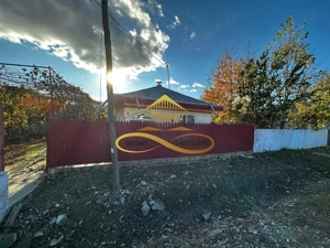 Casa batraneasca din caramida de vanzare si 4500 mp teren Negri Bacau - imagine 2