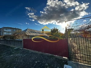 Casa batraneasca din caramida de vanzare si 4500 mp teren Negri Bacau - imagine 4