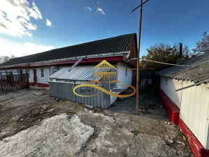 Casa batraneasca din caramida de vanzare si 4500 mp teren Negri Bacau - imagine 15