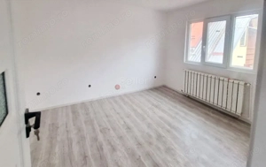 Aproape De Castelul Cantacuzino - imagine 2