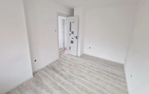 Aproape De Castelul Cantacuzino - imagine 8