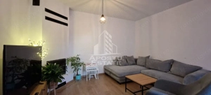 Apartament la casa cu curte comuna zona Piata Maria - imagine 2