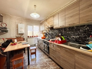 Apartament 4 camere | Decomandat | Etaj 1 | 90mp | Zona Steaua - imagine 8 Apartament 4 camere | Decomandat | Etaj 1 | 90mp | Zona Steaua - imagine 8