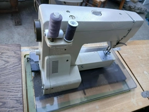 Mașină electrică de cusut nemteasca perfect funcțională  - imagine 3