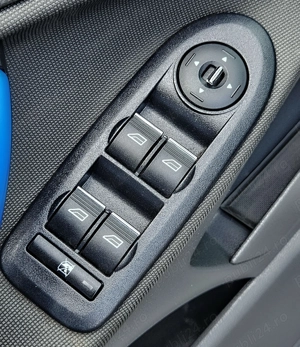 Ford Kuga - tractiune integrala 4x4 - 2.0 diesel - 136 c.p. - imagine 6