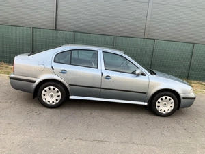 SKODA Octavia 1 Tour 1.6 Ambiente_Motor 1.6 benzina_Fabr. 2003_Inm RO