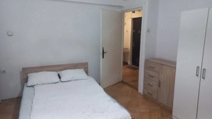 Doua camere decomandate pe Horea