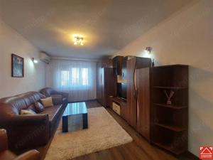 Apartament 3 camere, cu terasa, in Chisineu Cris