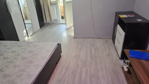 Vand garsoniera in Deva, zona Micro 15, parter, scurgeri separate, situata pe mijloc,  - imagine 3