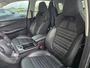 MG EHS Luxury 2022 - plug in hybrid - panormaic navi trapa - imagine 3