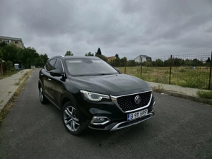 MG EHS Luxury 2022 - plug in hybrid - panormaic navi trapa - imagine 8