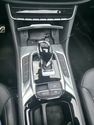 MG EHS Luxury 2022 - plug in hybrid - panormaic navi trapa - imagine 6