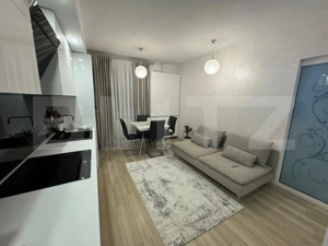 Apartament de vânzare, cu 3 camere, mobilat și utilat, zona centrala - imagine 2