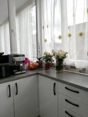 Apartament cu 2 dormitoare, 54 mp, 3 balcoane, Zona Eroilor - imagine 2