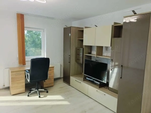 Garsoniera decomandata 46mp utili + loc de parcare subteran zona Tractorul  - imagine 2