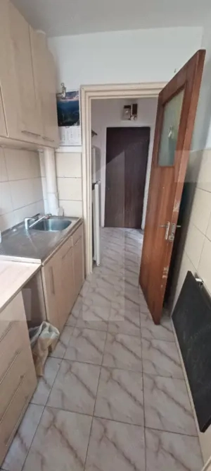 Garsonieră 25 mp, parter, ideală renovare, lângă Plaza & metrou - imagine 2 Garsonieră 25 mp, parter, ideală renovare, lângă Plaza & metrou - imagine 2