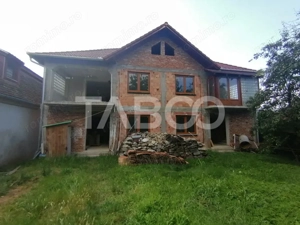 Comision 0% Casa tip duplex de vanzare 6 camere cu teren Saliste Sibiu - imagine 2
