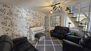 Casa la calcan, 101 mp utili, 250 mp teren, in Dezmir, zona centrala