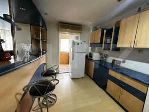 Apartament 2 camere, decomandat, 57 mp, zona Liceului Nicolae Titulescu - imagine 3