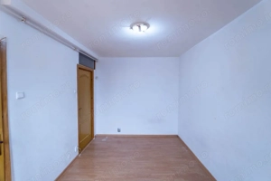 Garsoniera pentru buget mic, Titan Postavarul - imagine 4