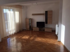 Apartament 3 camere Centru, etaj 3, spatios - imagine 2